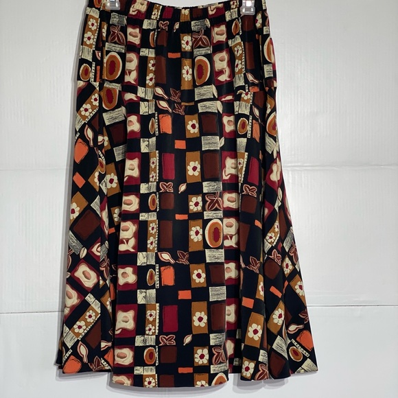 Maggie suite Skirt - Picture 1 of 6